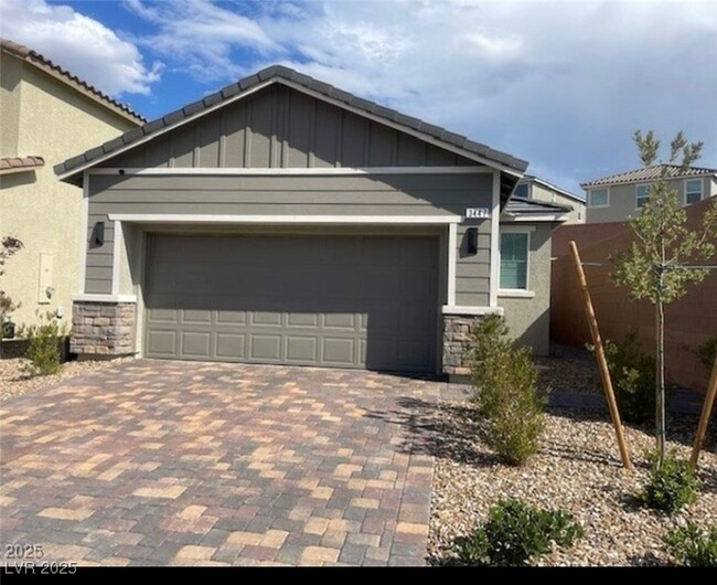 property at 3447 Covilha Ln