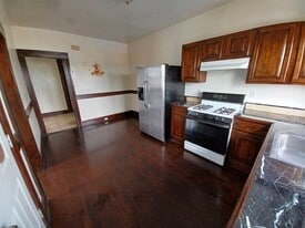 306 Madison Ave, Unit 306 Madison Ave in Bridgeport, CT - Building Photo