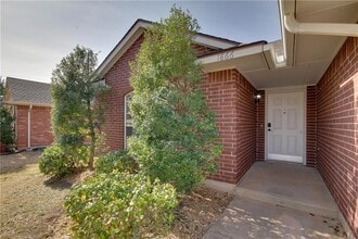 1866 Olde School Rd in Edmond, OK - Building Photo - Building Photo