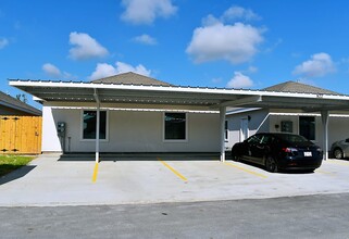 822 N Woodson Ave, Unit Apartment 1 in Edinburg, TX - Building Photo - Building Photo