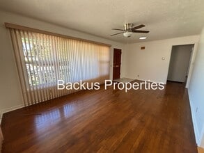 613 W Curtis St in Salinas, CA - Foto de edificio - Building Photo