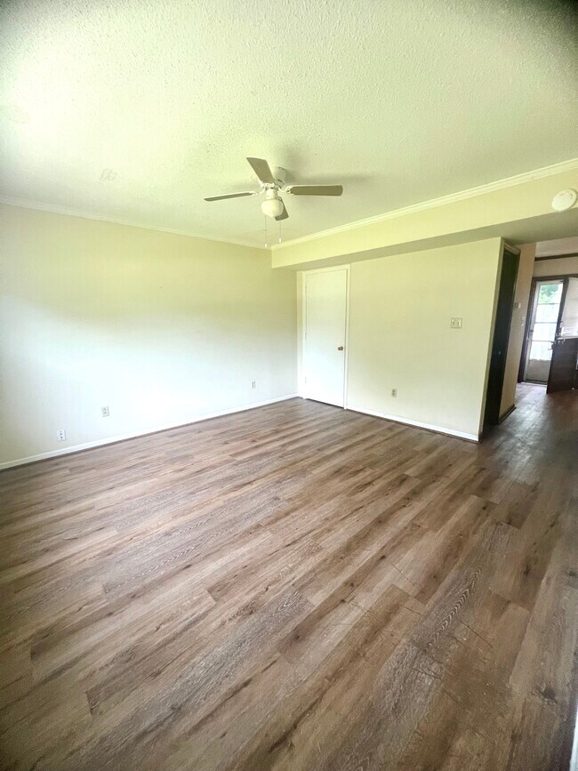 3206 Crestwood Dr, Unit A in Kinston, NC - Building Photo - Building Photo