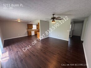 5211 Burr Pl in Seffner, FL - Foto de edificio - Building Photo