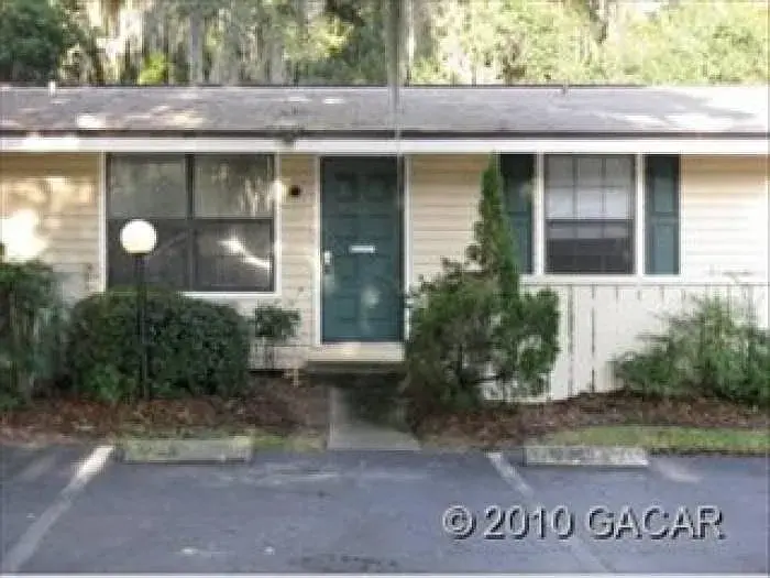 2490 SW 14th Dr in Gainesville, FL - Building Photo