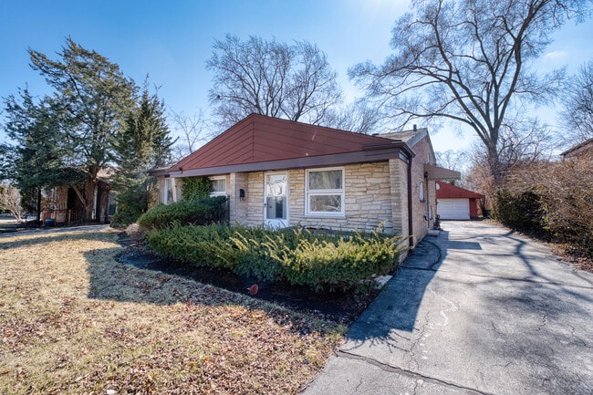 property at 3131 Hill Ln