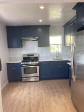 10847 Hesby St in North Hollywood, CA - Foto de edificio - Building Photo