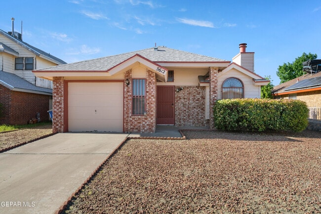5612 Mickey Mantle Ave in El Paso, TX - Foto de edificio - Building Photo