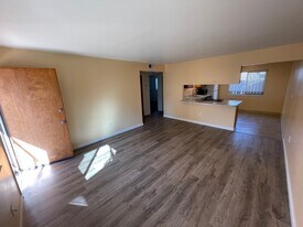 1001 Sycamore St, Unit Unit B in Chico, CA - Building Photo