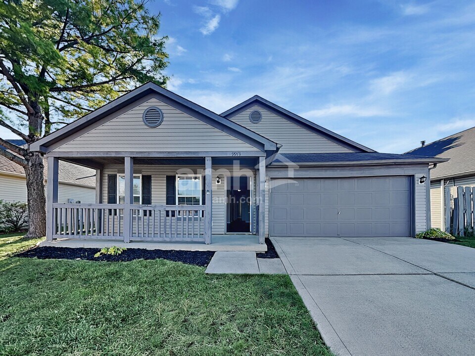 9973 Waterside Dr in Noblesville, IN - Building Photo