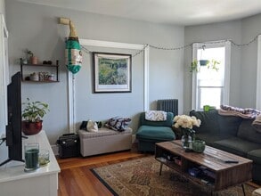 41 Belknap St, Unit 2 in Somerville, MA - Foto de edificio - Building Photo