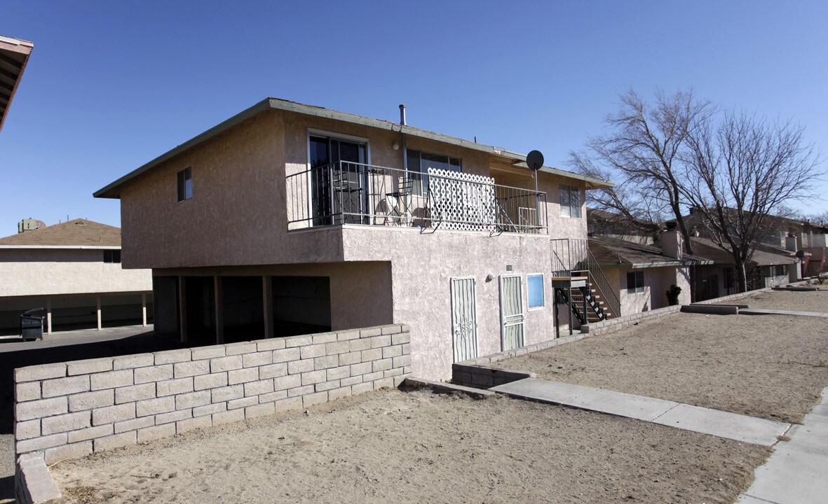 Logan Glen (por) in Barstow, CA - Building Photo