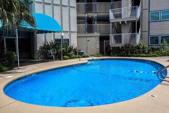 5008 Gulf Blvd in South Padre Island, TX - Building Photo - Building Photo
