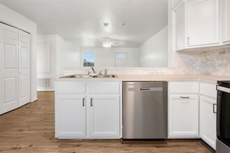 210 Brazos St in Brazoria, TX - Building Photo - Building Photo