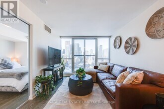 320 Richmond St E in Toronto, ON - Building Photo - Building Photo