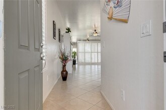 7709 Island Rail Dr in North Las Vegas, NV - Foto de edificio - Building Photo