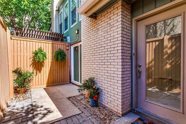 property at 2725 Hood St