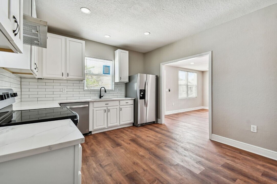 1305 E 20th Ave in Tampa, FL - Building Photo