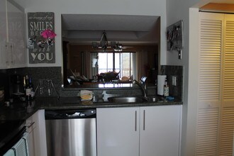 210 Captains Walk-Unit -713 in Delray Beach, FL - Foto de edificio - Building Photo