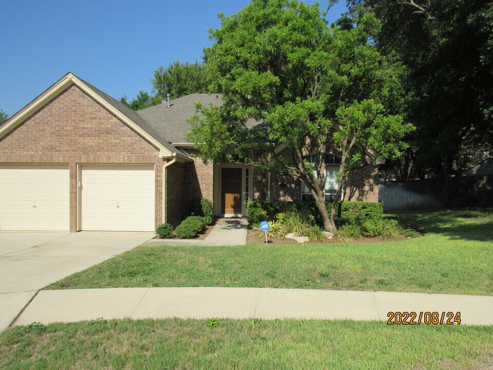 9415 Pine Arbor in San Antonio, TX - Foto de edificio