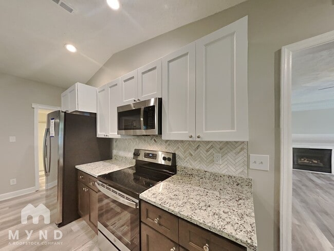 5825 Crossing King Dr