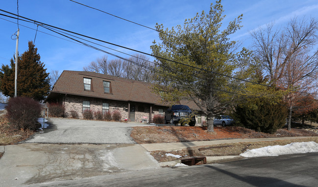 118 Warner Ave in Bonner Springs, KS - Foto de edificio - Building Photo