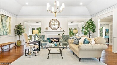 2700 Treasure Ln in Naples, FL - Building Photo - Building Photo