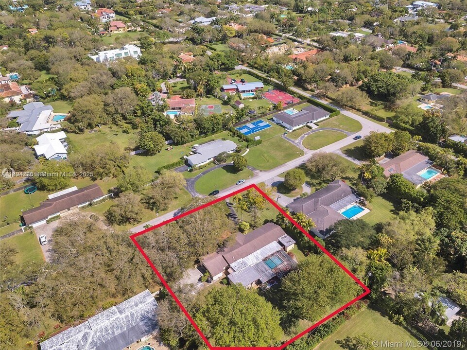 7440 SW 70th Terrace in Miami, FL - Building Photo