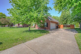 2006 Adonis Dr, Unit 2 Bedroom 0212 in Murfreesboro, TN - Building Photo - Building Photo