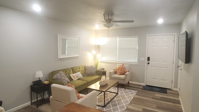 504 S Cedar Pl in Tahlequah, OK - Foto de edificio - Building Photo