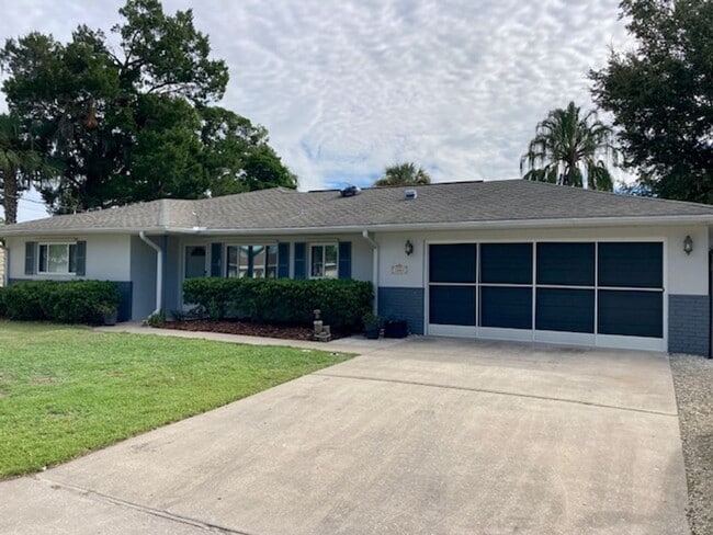 1661 NW 20th Ave in Crystal River, FL - Building Photo - Building Photo