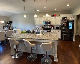 5353 S Twelve Oaks Rd in Springfield, MO - Building Photo - Building Photo