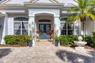 7115 Chatsworth Ct in University Park, FL - Building Photo - Building Photo