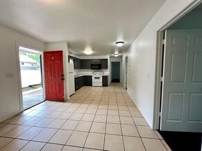 364 E 7th St in Fayetteville, AR - Building Photo - Building Photo