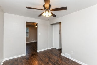 622 Nordeen Dr in West Mifflin, PA - Building Photo - Building Photo