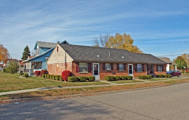 1212 Watervliet Ave in Dayton, OH - Foto de edificio - Building Photo