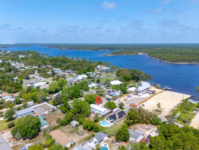 22011 Lakeview Dr in Panama City Beach, FL - Building Photo - Building Photo