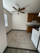 103 E Lewelling Blvd, Unit Unit # 11 upstairs in San Lorenzo, CA - Building Photo - Building Photo