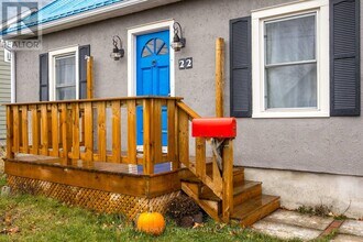 22 Parker St in Belleville, ON - Building Photo - Building Photo