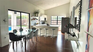 528 SW 166th Terrace in Weston, FL - Building Photo - Building Photo