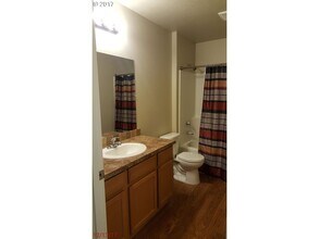 220 Truman Dr in Umatilla, OR - Building Photo - Building Photo