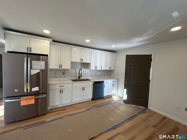 95 Cedar St in Manchester, CT - Foto de edificio - Building Photo