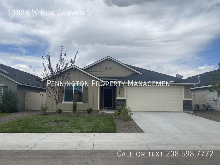 11886 W Box Canyon St in Star, ID - Building Photo