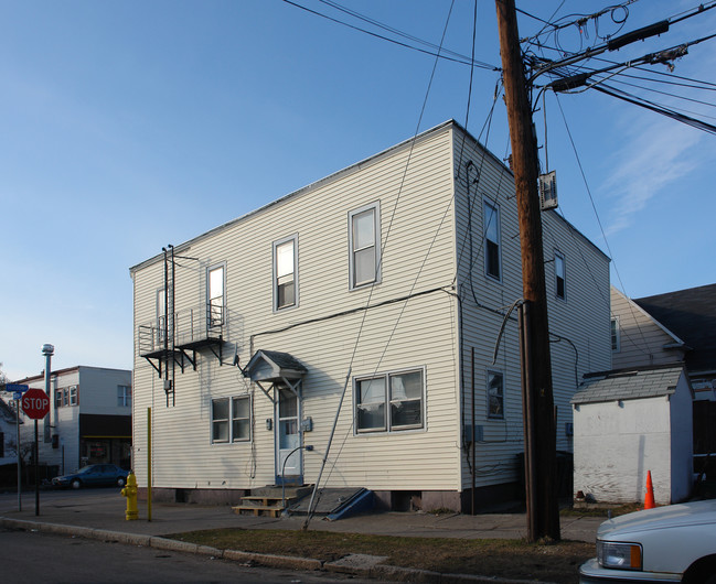 1046 Hudson Ave in Rochester, NY - Building Photo - Building Photo