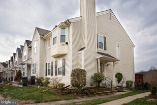 8654 Venoy Ct in Alexandria, VA - Building Photo