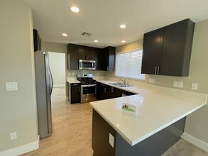 4418 Kalamazoo St in Las Vegas, NV - Building Photo - Building Photo