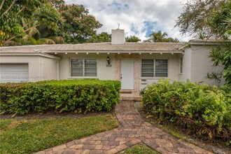 9139 NE 10th Ave in Miami Shores, FL - Foto de edificio - Building Photo