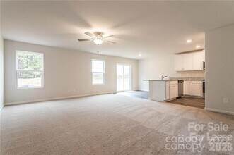 8023 Derby Wood Ln in Charlotte, NC - Foto de edificio - Building Photo