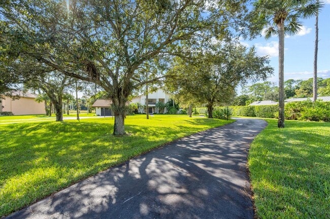 12638 Quercus Ln in Wellington, FL - Building Photo - Building Photo