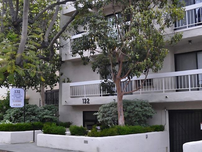 property at 132 S Clark Dr