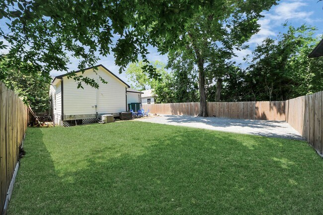 3025 Drew St in Houston, TX - Foto de edificio - Building Photo
